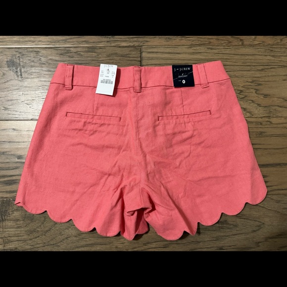 Women’s J Crew 4” Scallop Hem Shorts - Picture 2 of 2